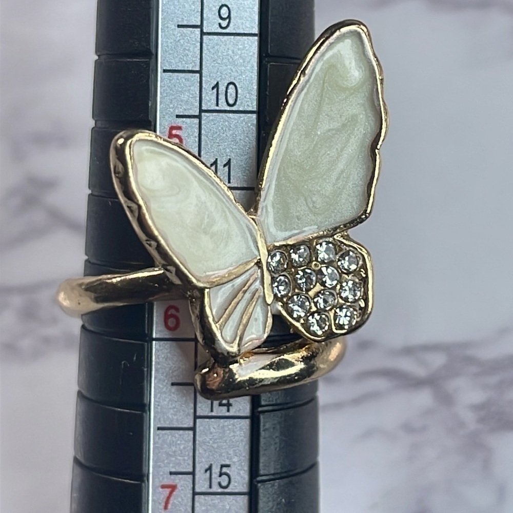 Butterfly Gold Ring - Picture 6 of 6